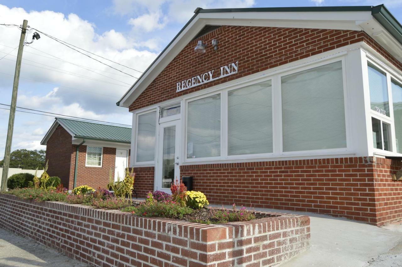 Regency Inn Toccoa Exterior photo